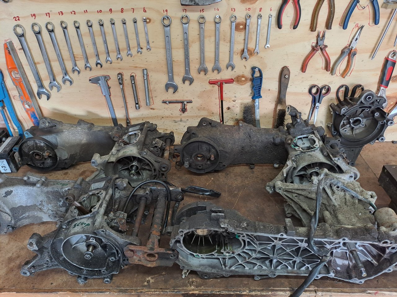 Te koop bijna alle onderdelen peugeot vivacity