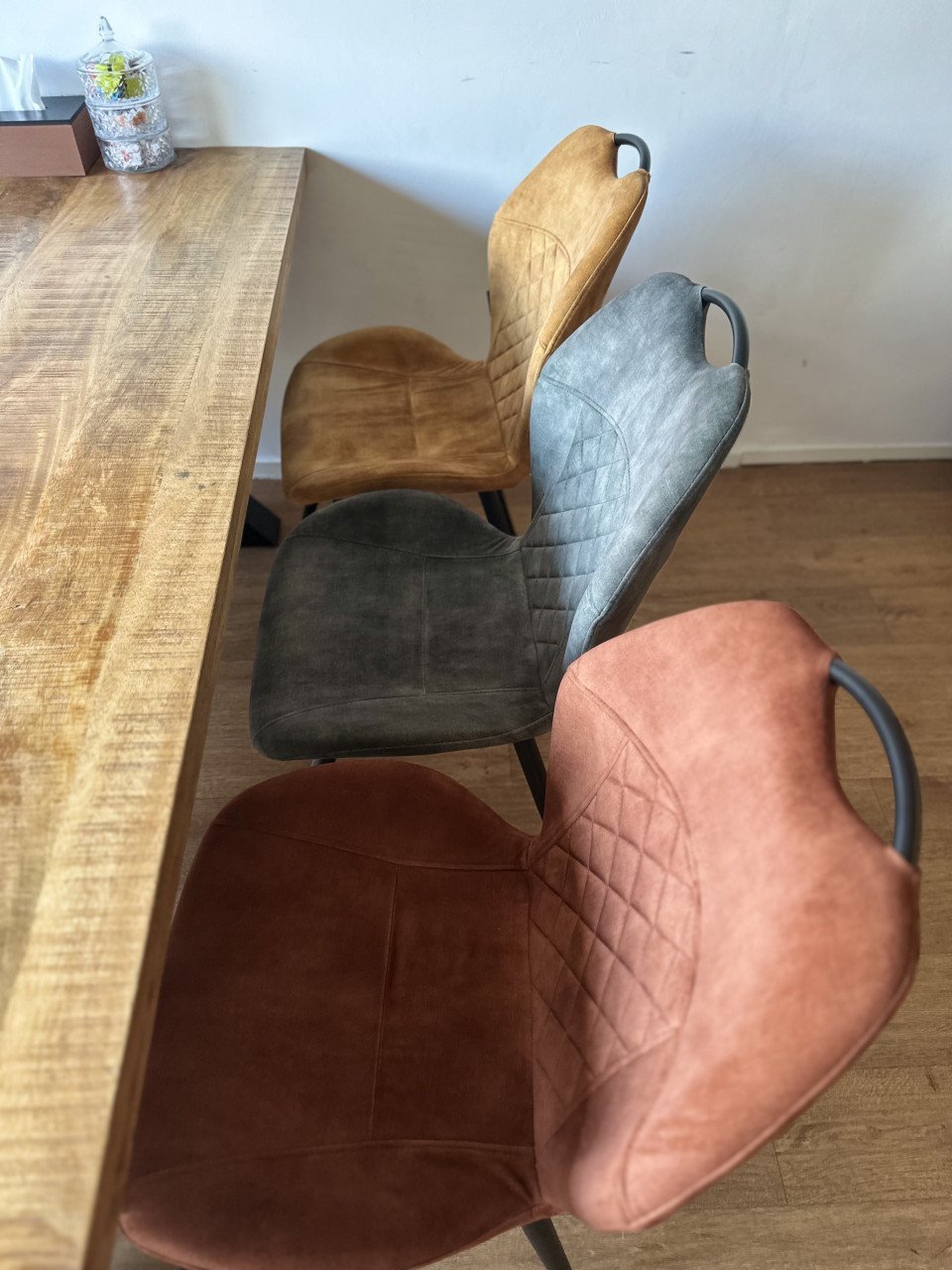 Eettafel hout met 6 stoelen + tv meubel