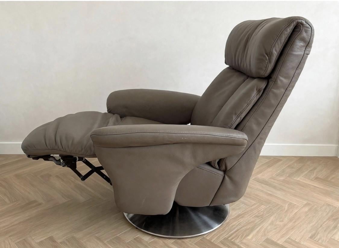 Meubelzorg sta op stoel en relax fauteuil, maat M