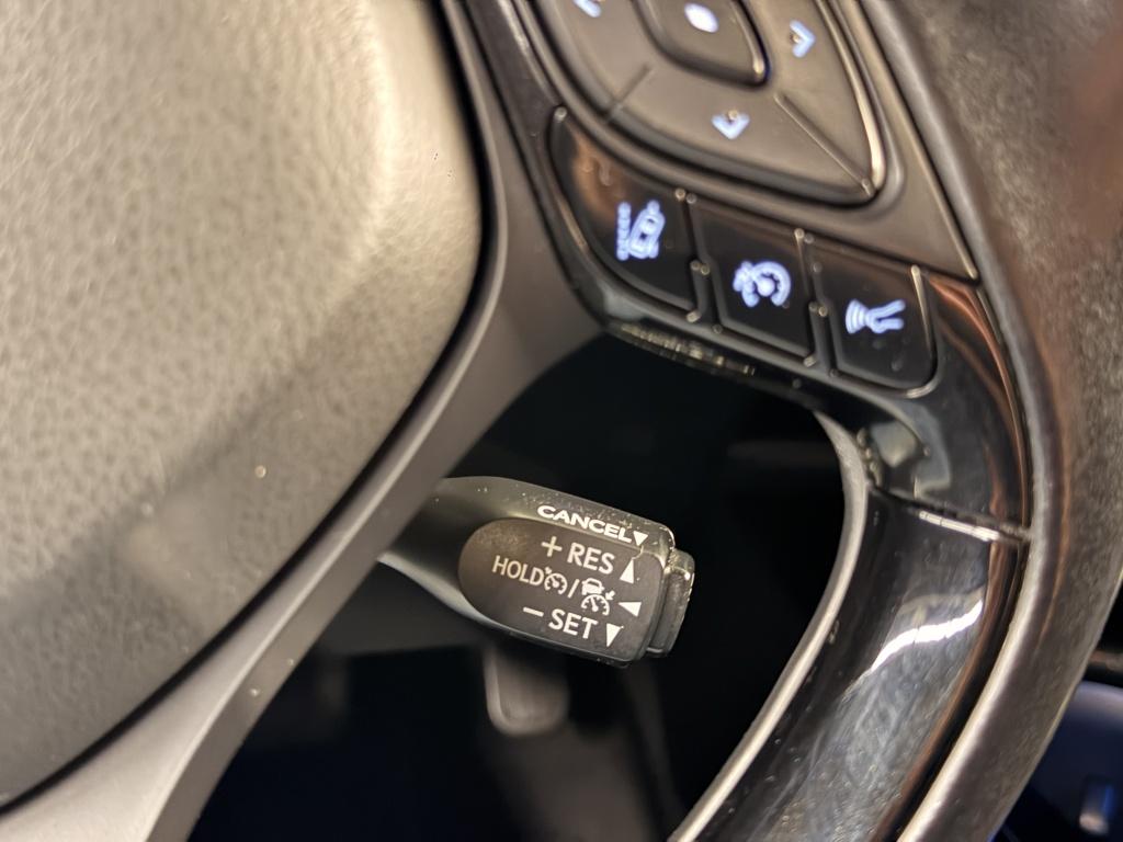 Toyota C-hr 1.8 hybrid bi-tone plus