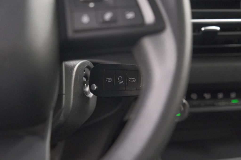 Citroen C4 puretech 100 feel | cruise control | parkeersensoren | airco