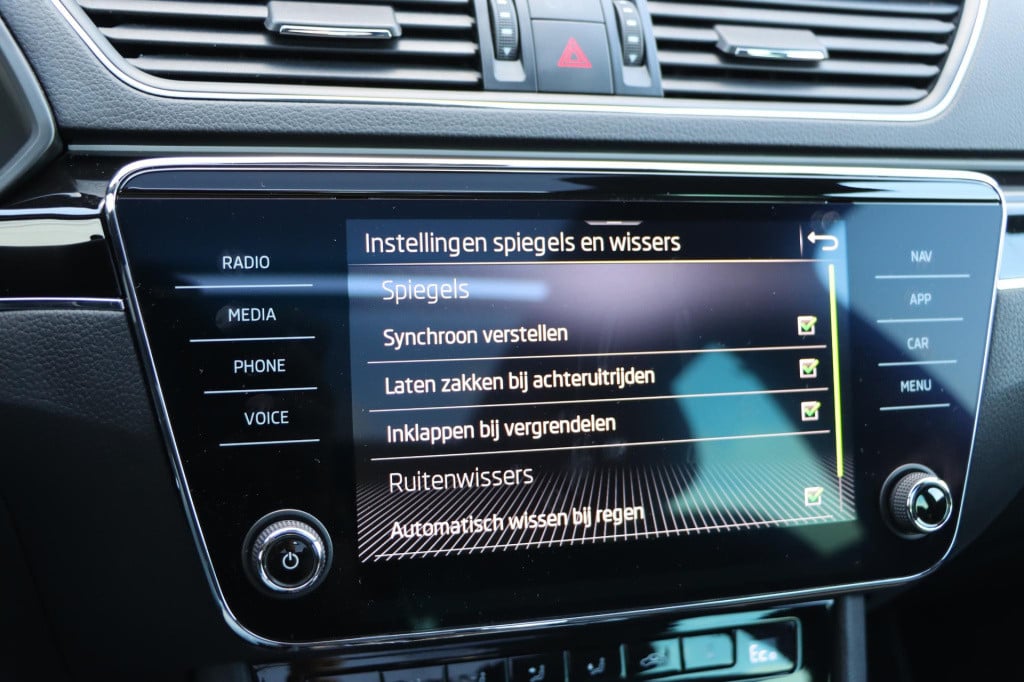 Skoda Superb combi 1.4 tsi iv laurin & klement 218pk dsg6