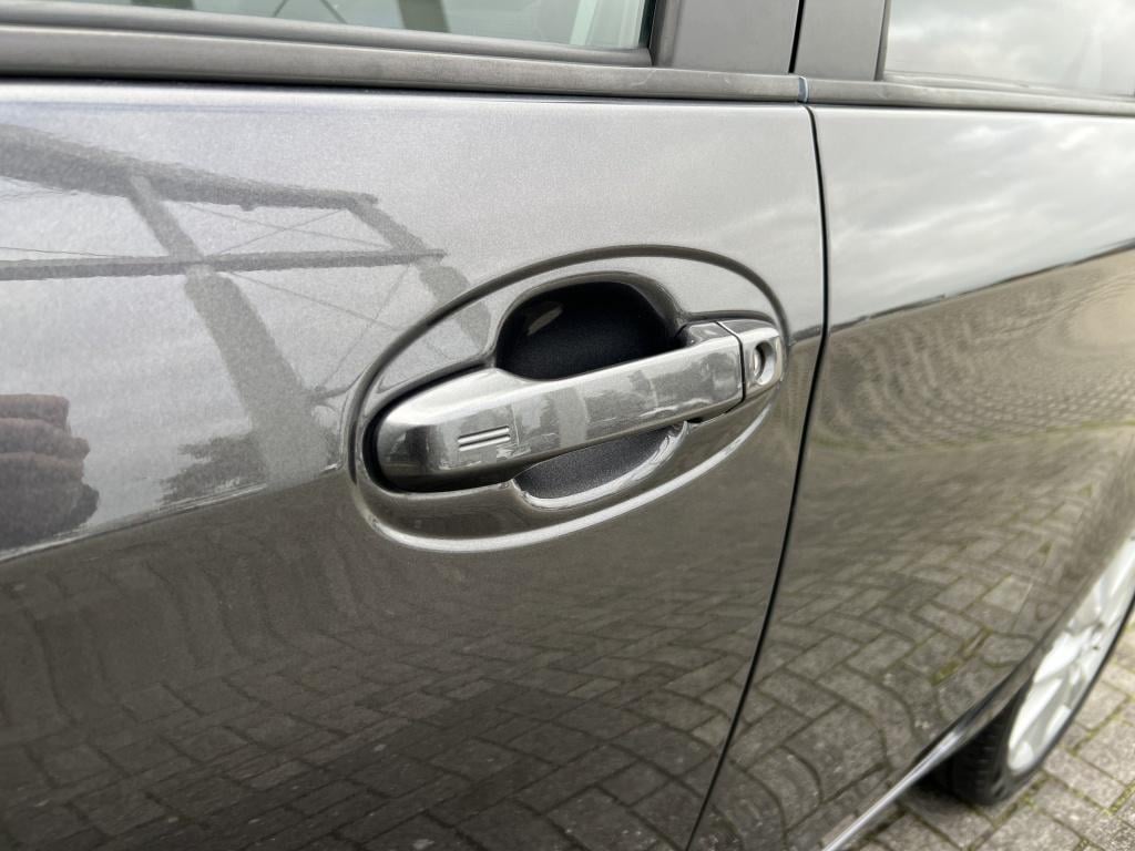 Toyota Yaris 1.5 full hybrid dyn.