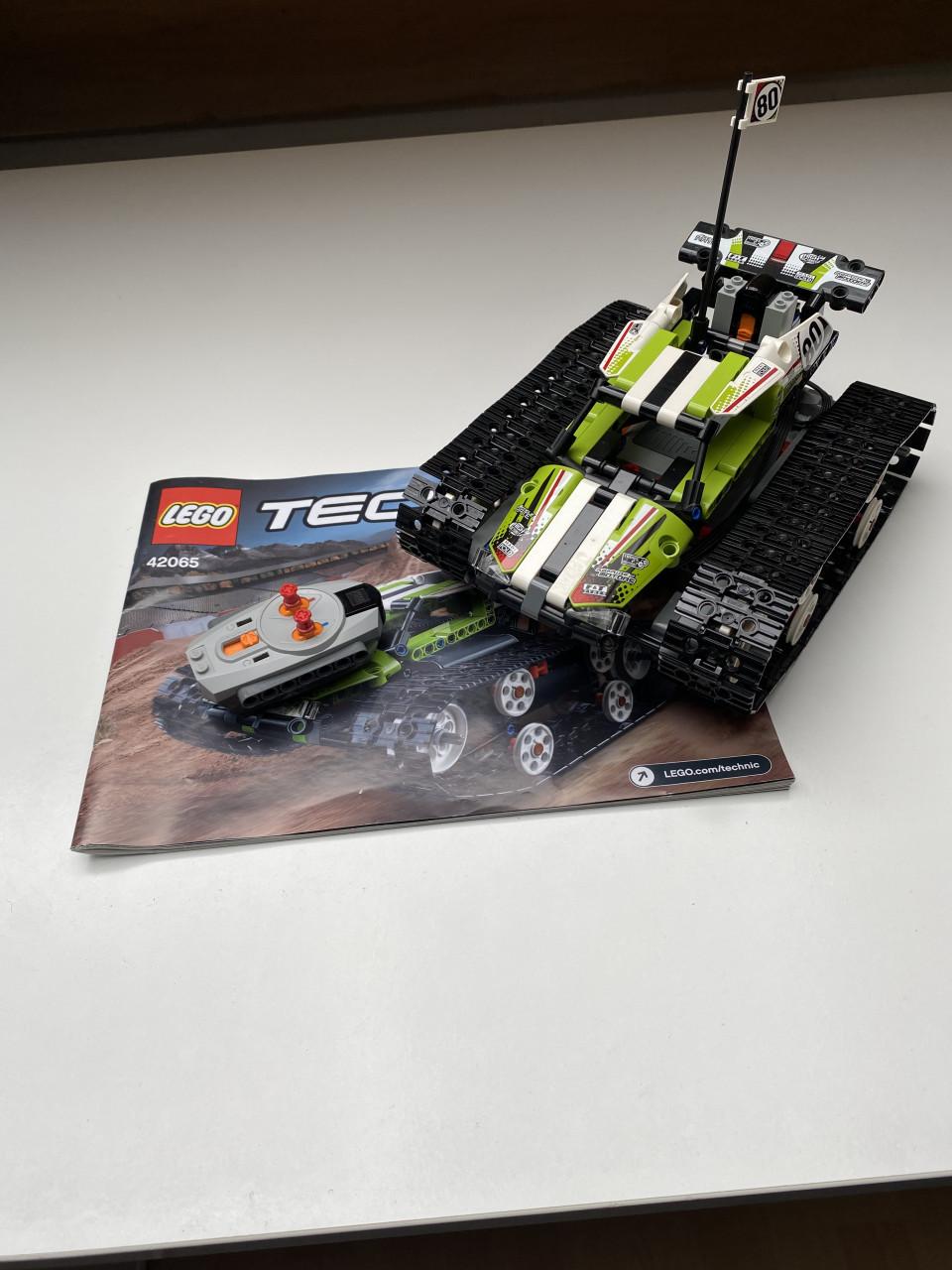 Koopje: Lego Technic set 42065 rupsbandracer, in nieuwstaat.