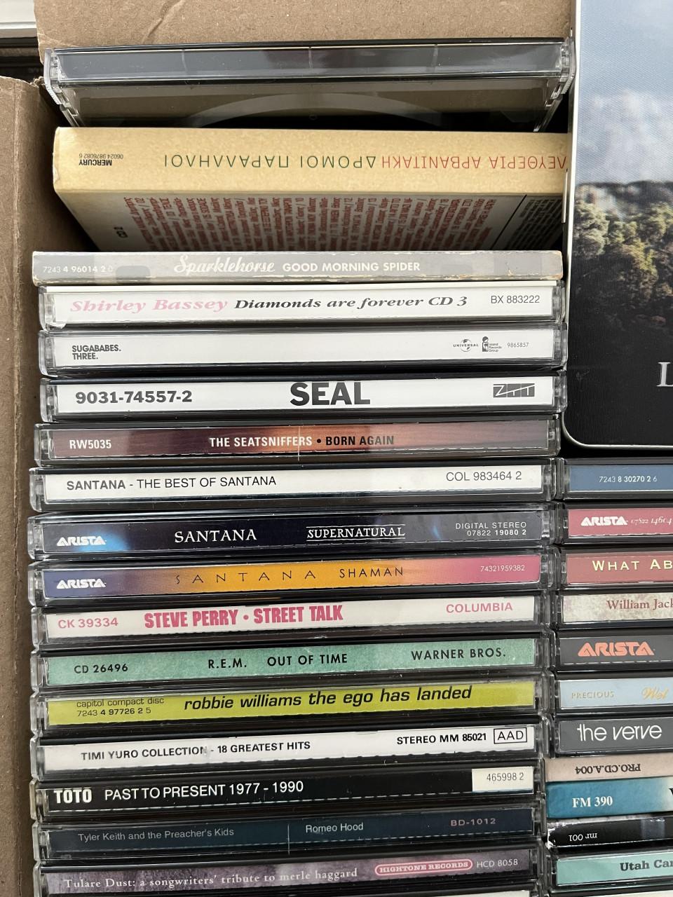 Ruim 100  diverse cd´s