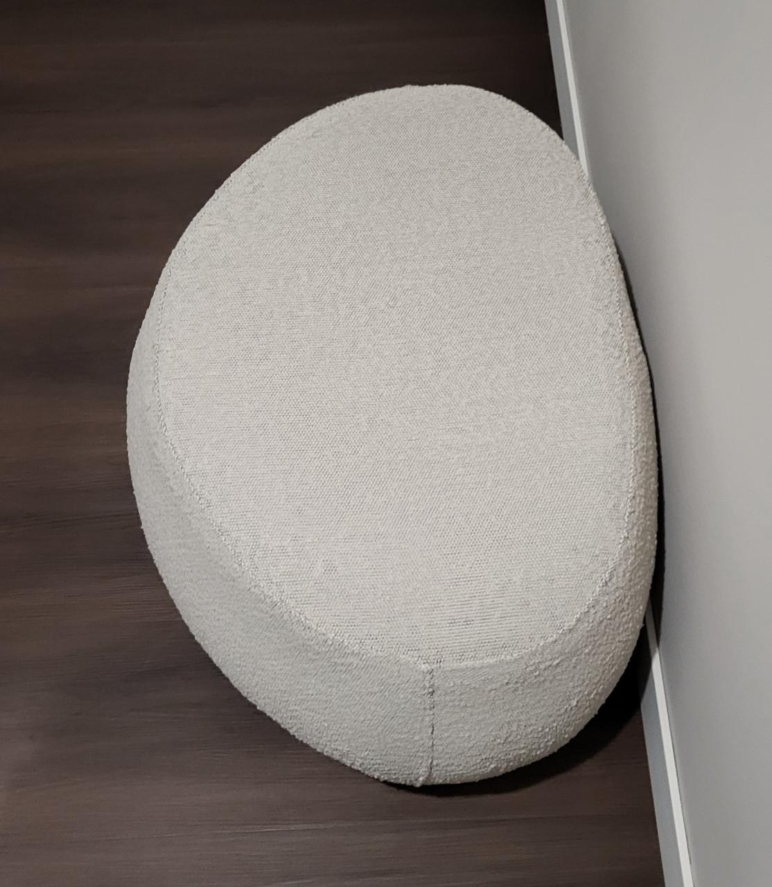 Mooie Poef Liby (bekend van TV wonen) - 70x48x35 cm