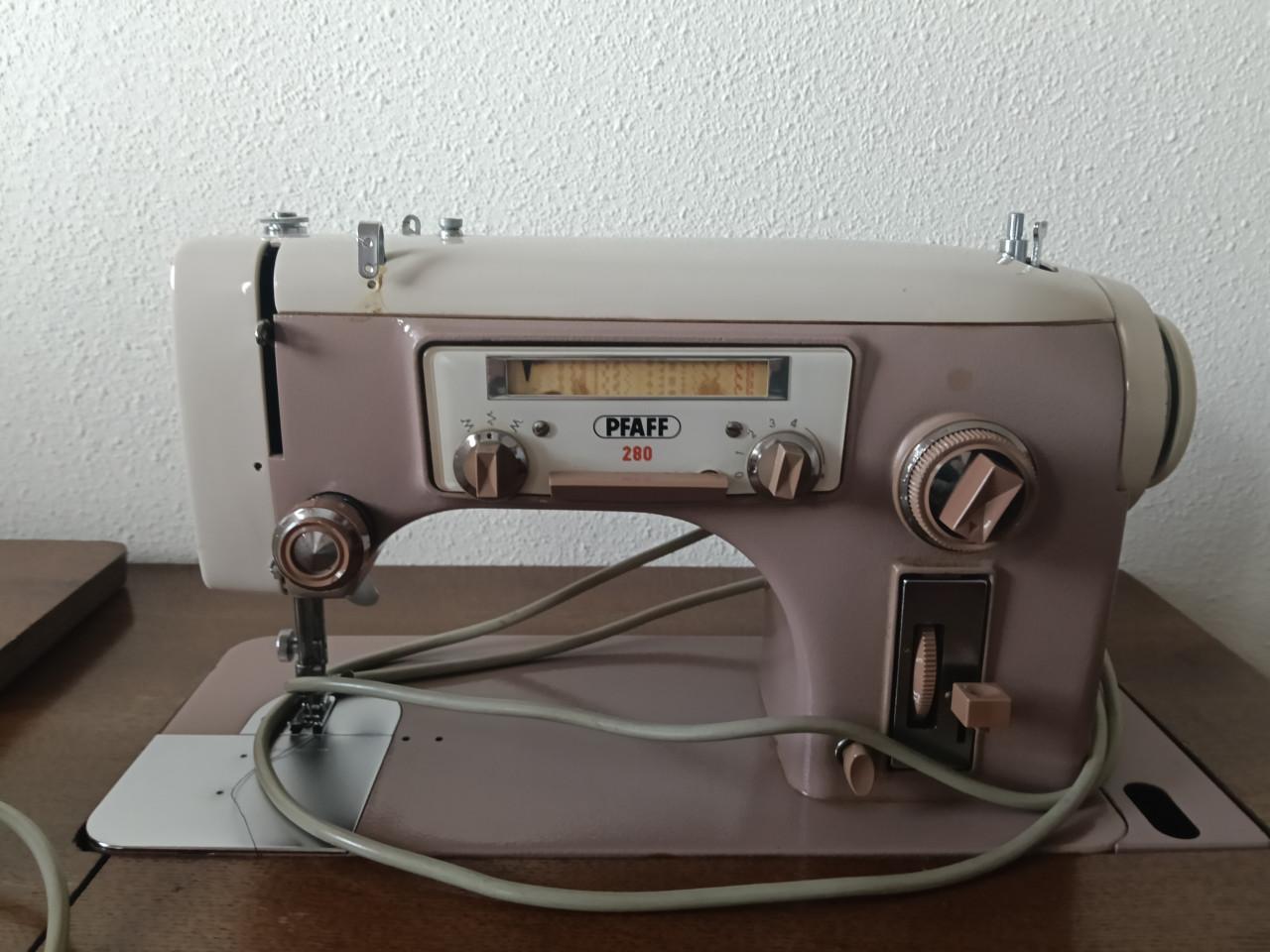 Vintage naaimachinetafel Pfaff