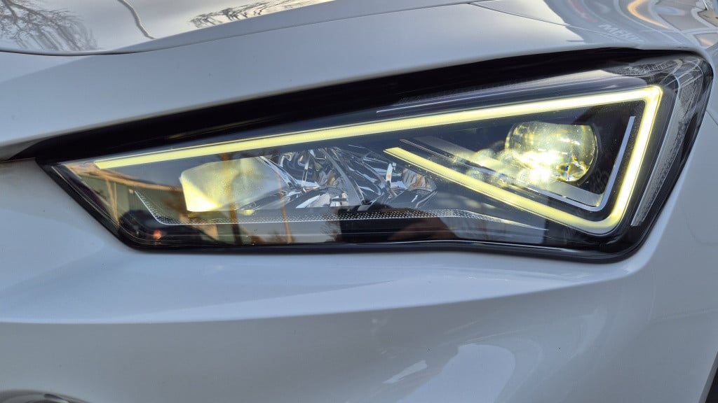 Cupra Formentor performance*245pk*vz 1.4 e-hybrid*led*sportstoelen*19-inch*