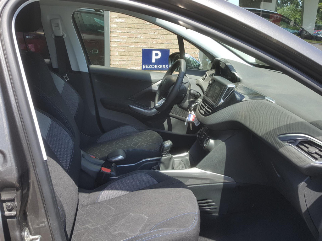Peugeot 2008 1.2 puretech 82pk s&s style navigatie | airco | cruise control