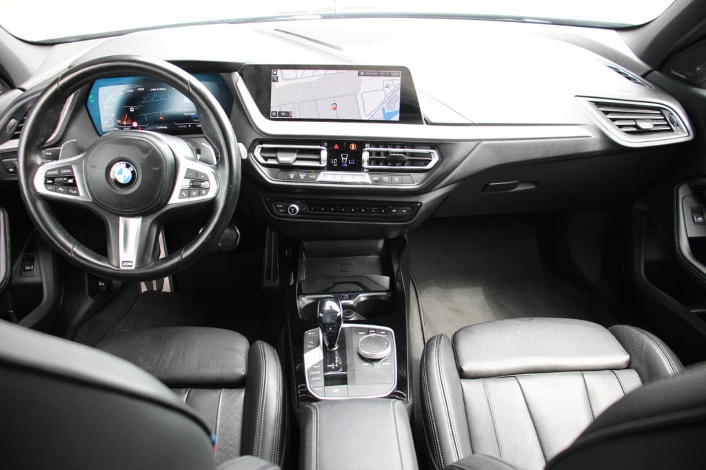 BMW 1 Serie m135i xdrive high executive | pano | leder | acc | sfeerverlich