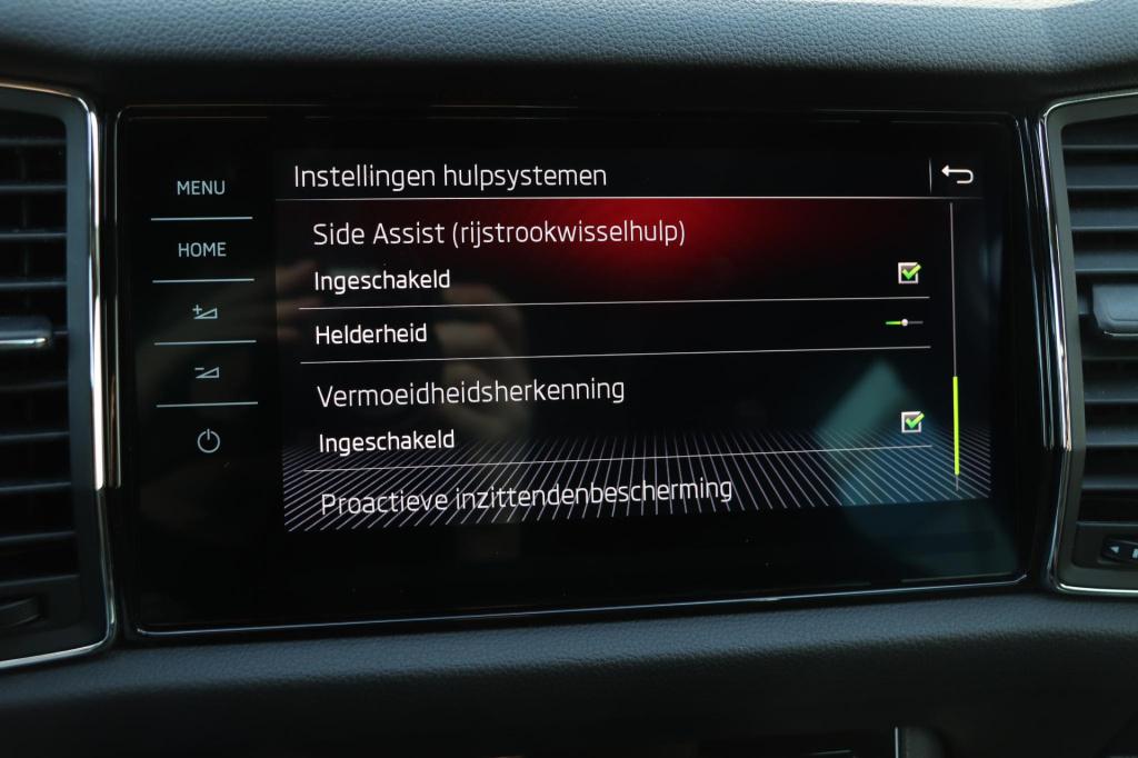 Skoda Kodiaq 1.5 tsi sportline business 150pk dsg7 7p. | pano | trekhaak | 