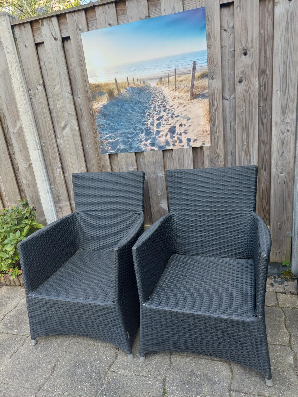 2 tuinstoelen in prima staat