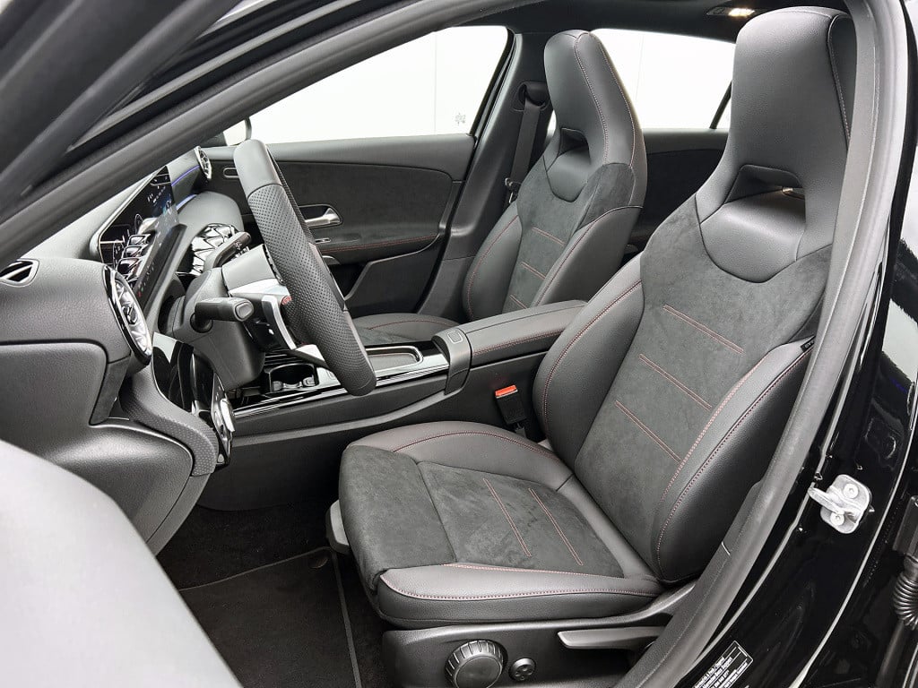 Mercedes-Benz A-Klasse 250 e business solution amg | parkeerpakket met acht