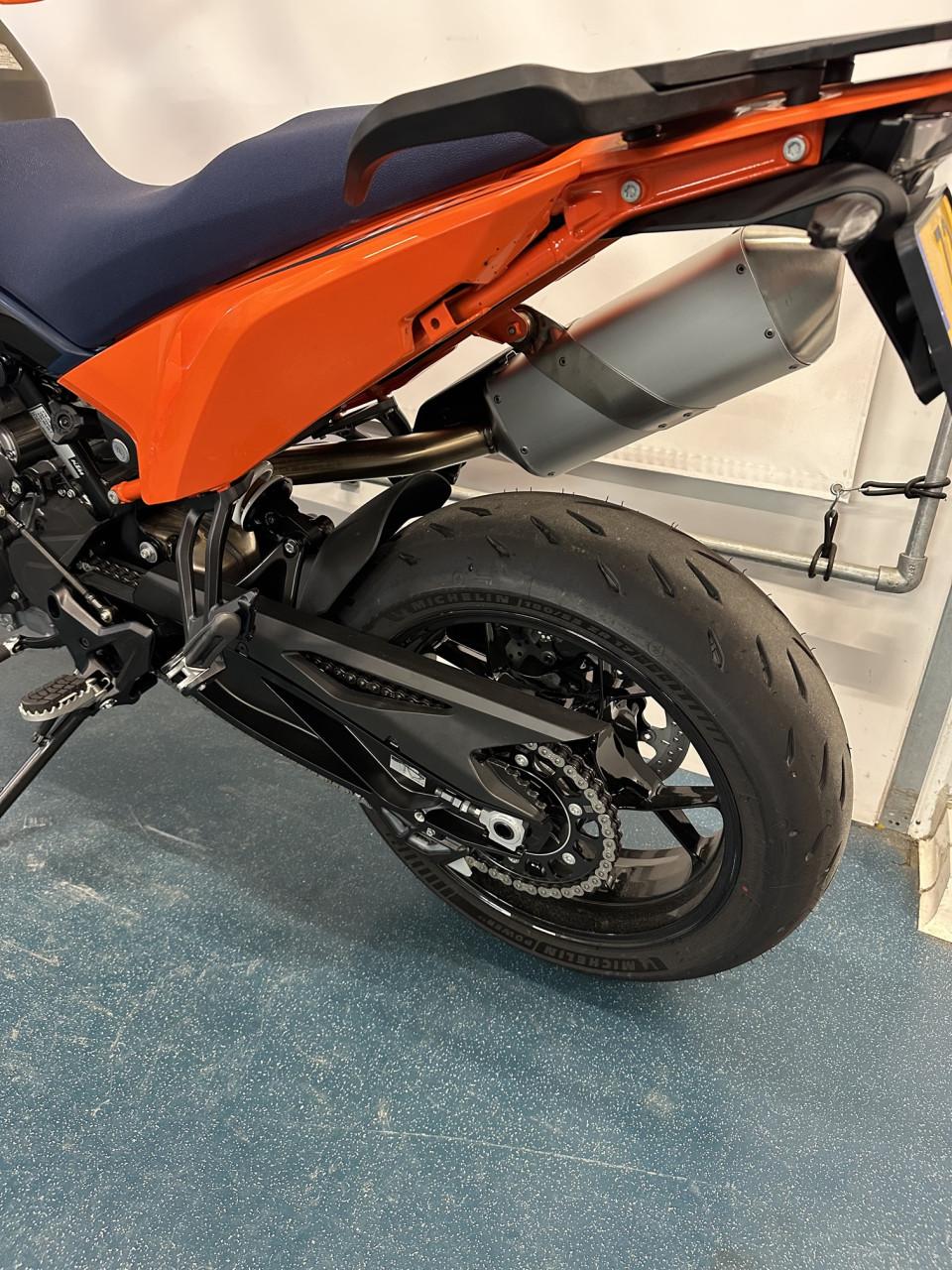 2026 KTM 890 SMT demo motor