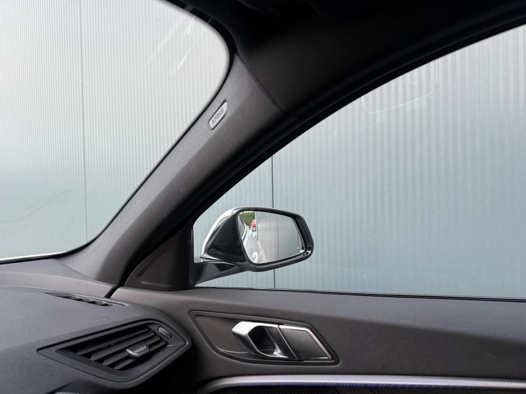 BMW 1 Serie 118i high executive m-sportpakket 5-drs