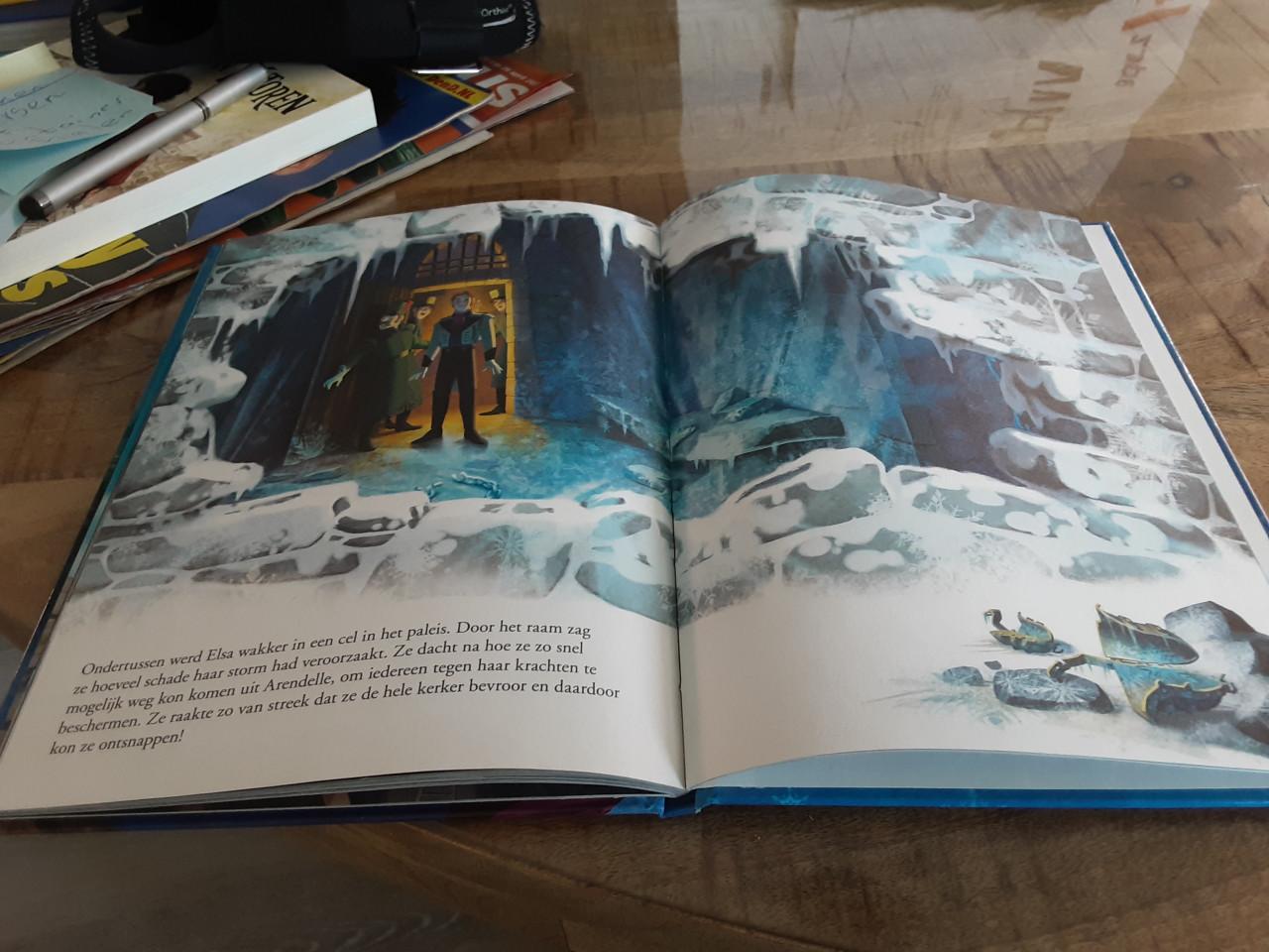 Leesboek  en kleur boek van Frozen samen voor 3,50