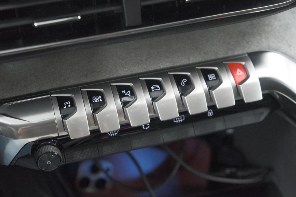 Peugeot 5008 puretech 130 eat8 gt | 7 zitplaatsen | schuif-/kanteldak | cam