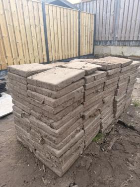 Gratis tuin tegels rond 30m2