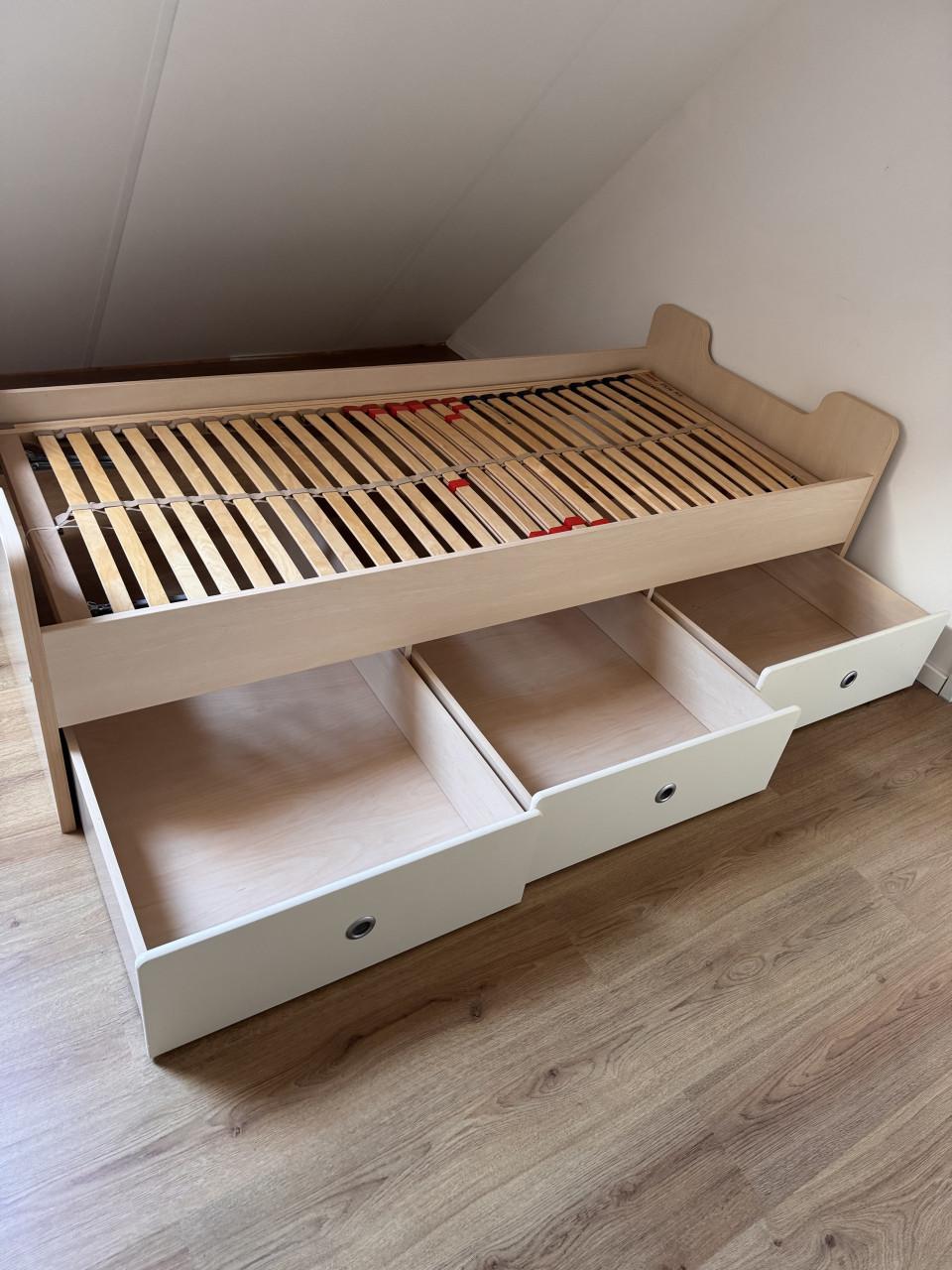 1-persoonsbed met lattenbodem 90x200