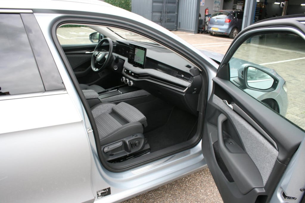 Skoda Superb combi 1.5 tsi mhev first edition