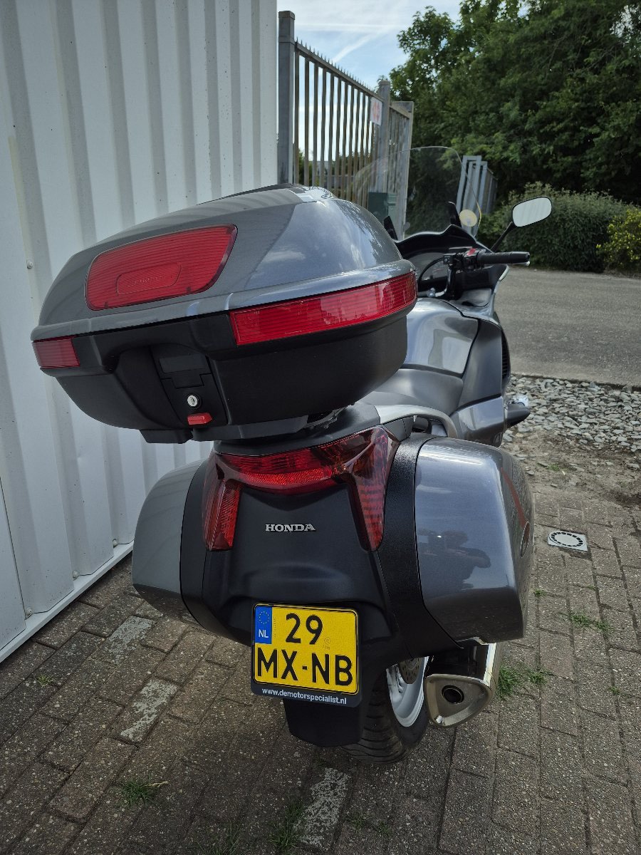 Honda Deauville 700 uit 2007, mooie toermotor