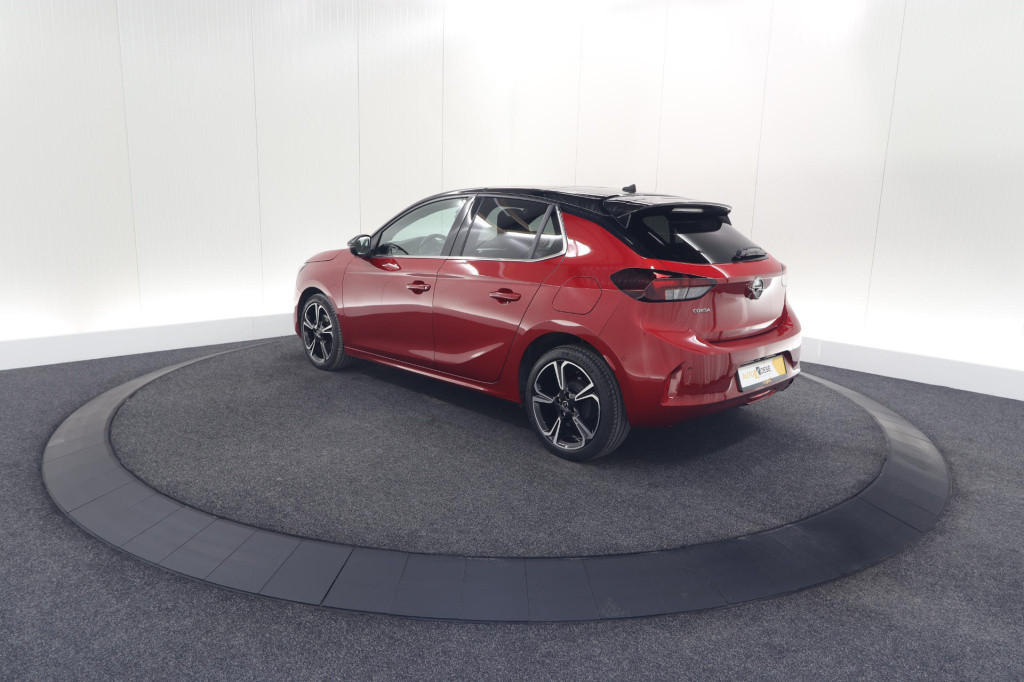 Opel Corsa 1.2 turbo 100 ultimate | panoramadak | camera | dodehoekdetectie