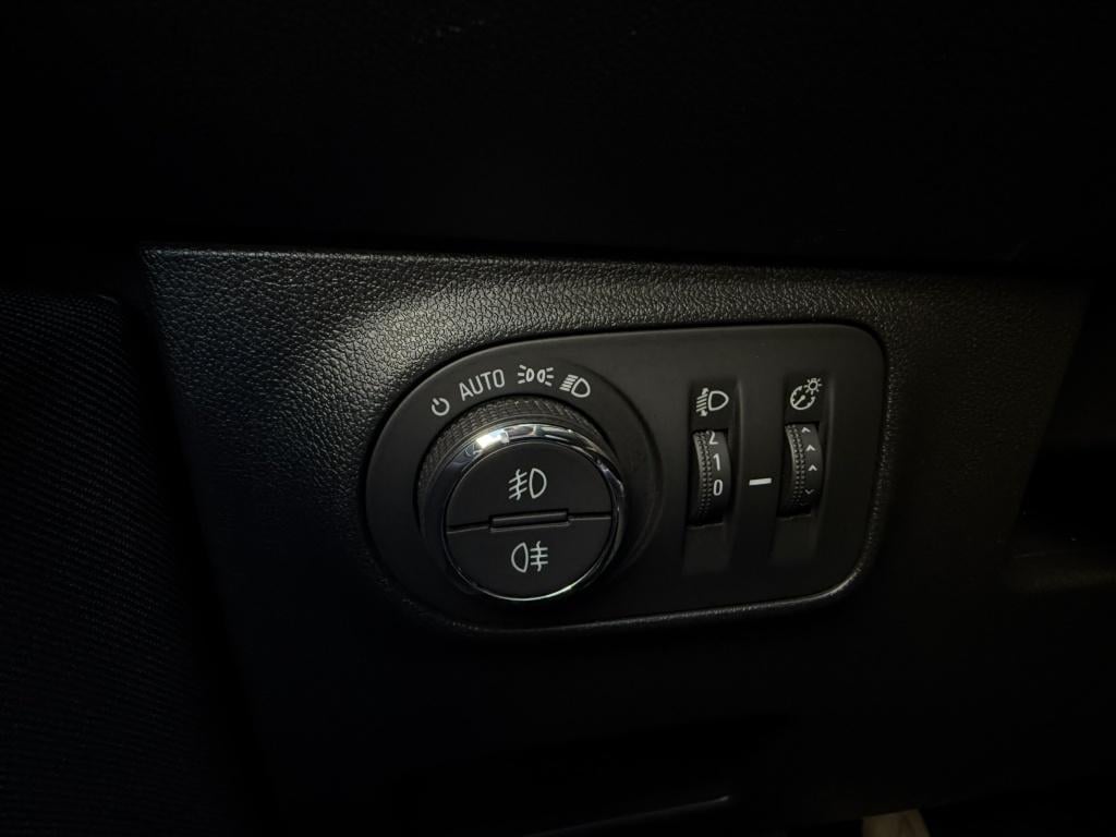 Opel Corsa 1.2 - 120 jaren editie - carplay -