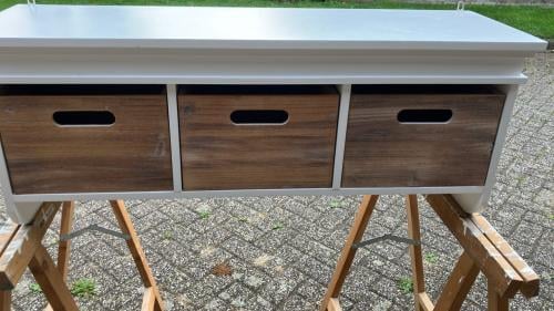 Wandkapstok met  3 lades en haken
