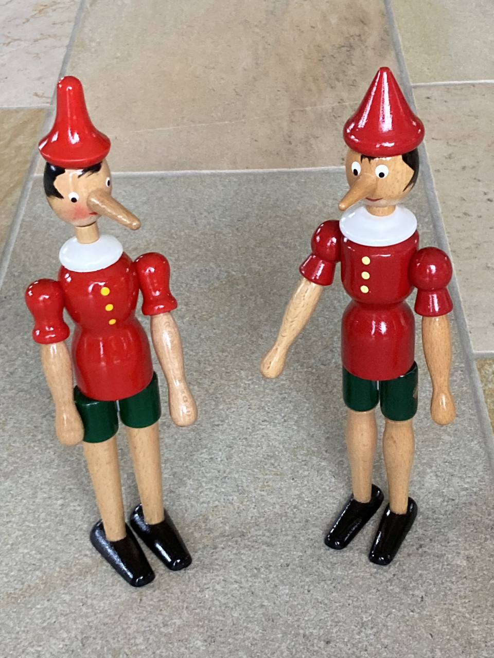 2 grote Pinokkio’s