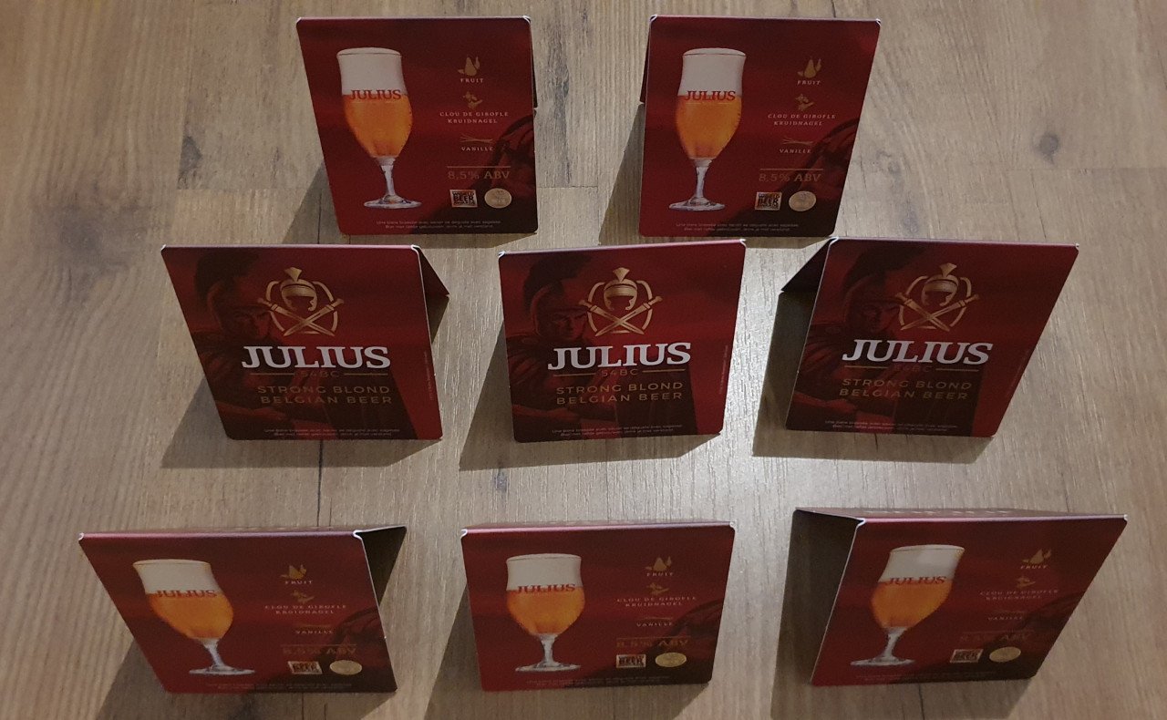 6 Julius bierglazen + 300 viltjes + 8 plastic tafelkaartjes Promo