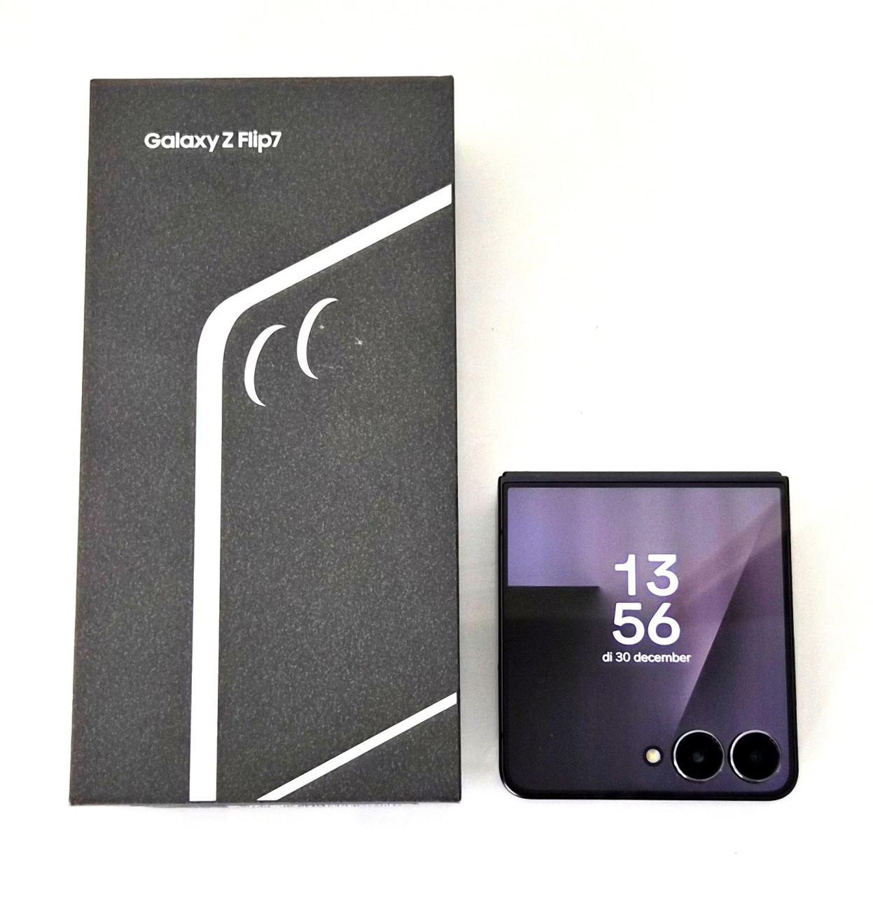 Samsung Galaxy Z Flip 7 - Jetblack 256GB