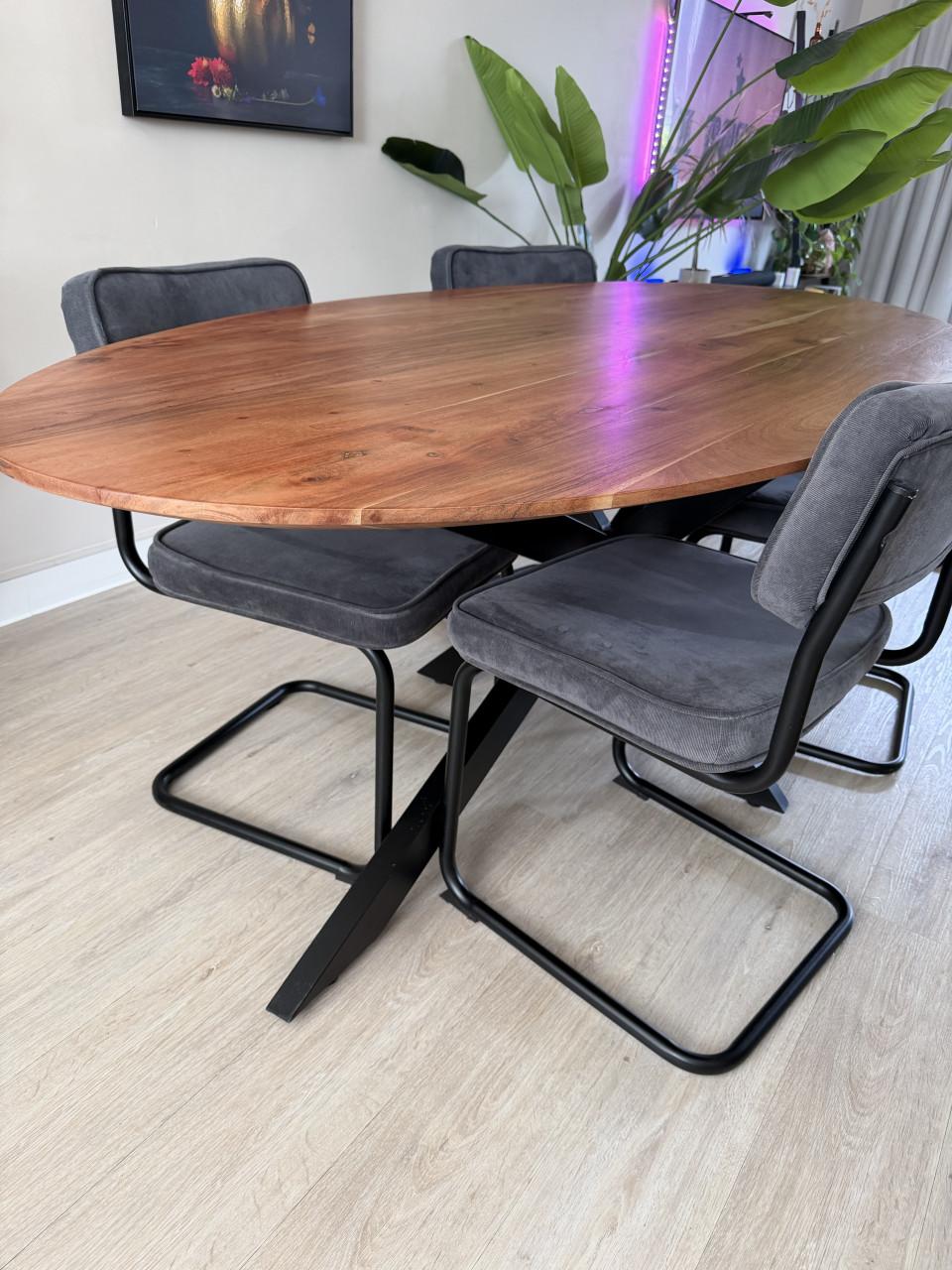 Eettafel 210x100 cm incl. 4 stoelen – Zitmaxx Wonen uit 2023