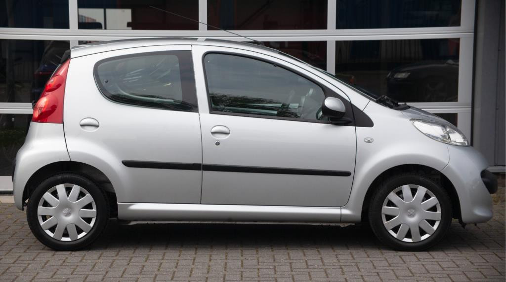 Peugeot 107 1.0-12v xs