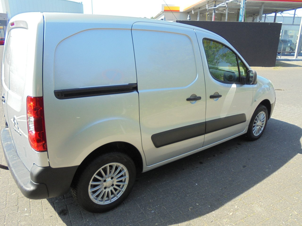 Berlingo 1.6 Bwjr. 2012 heel nette staat 2 eig. slechts 173.351 Km € 3850
