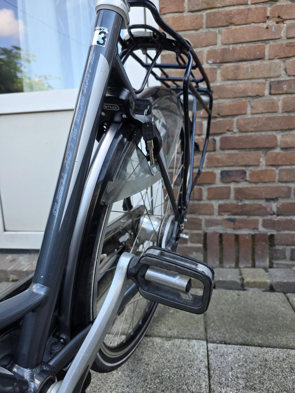 Dames fiets 28 inch-met 7 versnellingen-Fr.maat 51cm-Nieuw slot