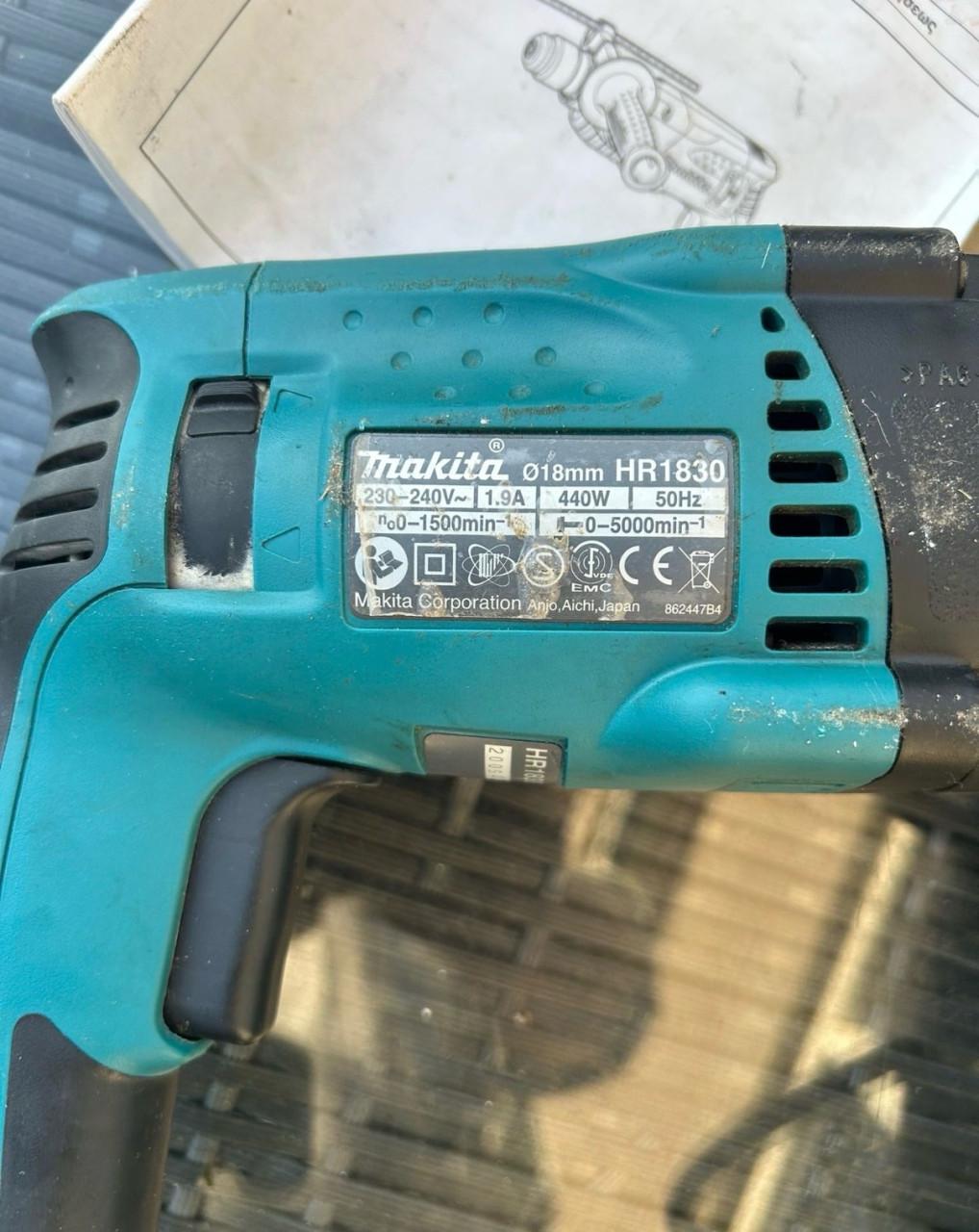 Makita boorhamer HR1830/HR1830F met doos en toebehoren