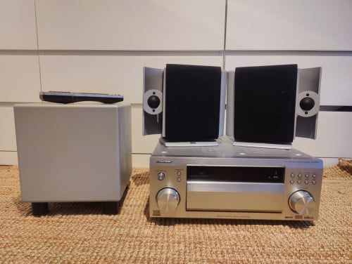 2x Vienna Acoustics Berg + Quake Subwoofer + Pioneer VSX-2014i Receiver