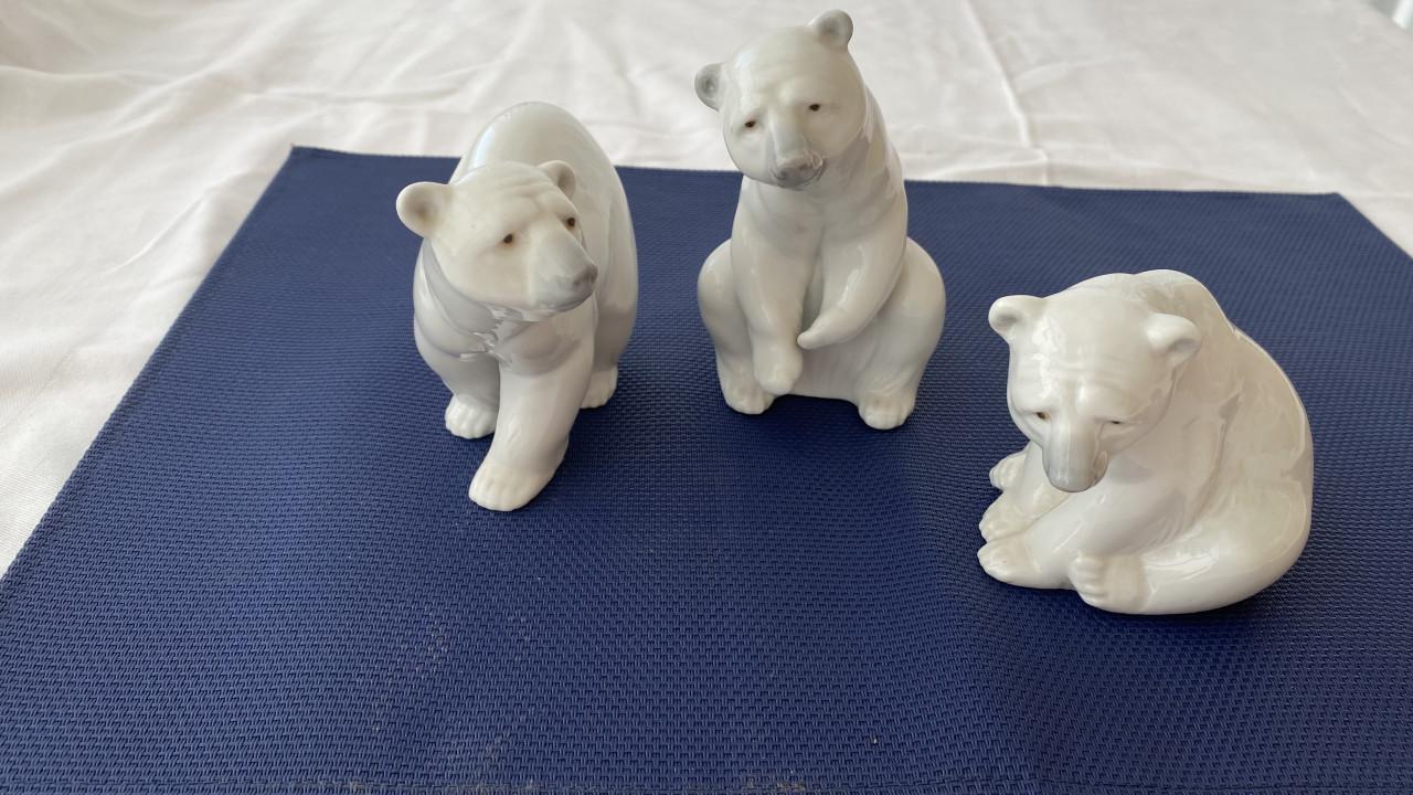 Pottery bears