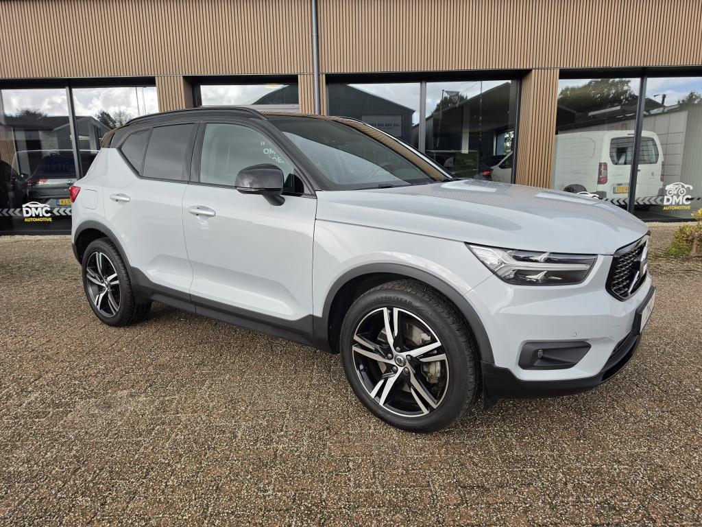 Volvo XC40 r design recharge plug-in hybrid lane assist | trekhaak | camera