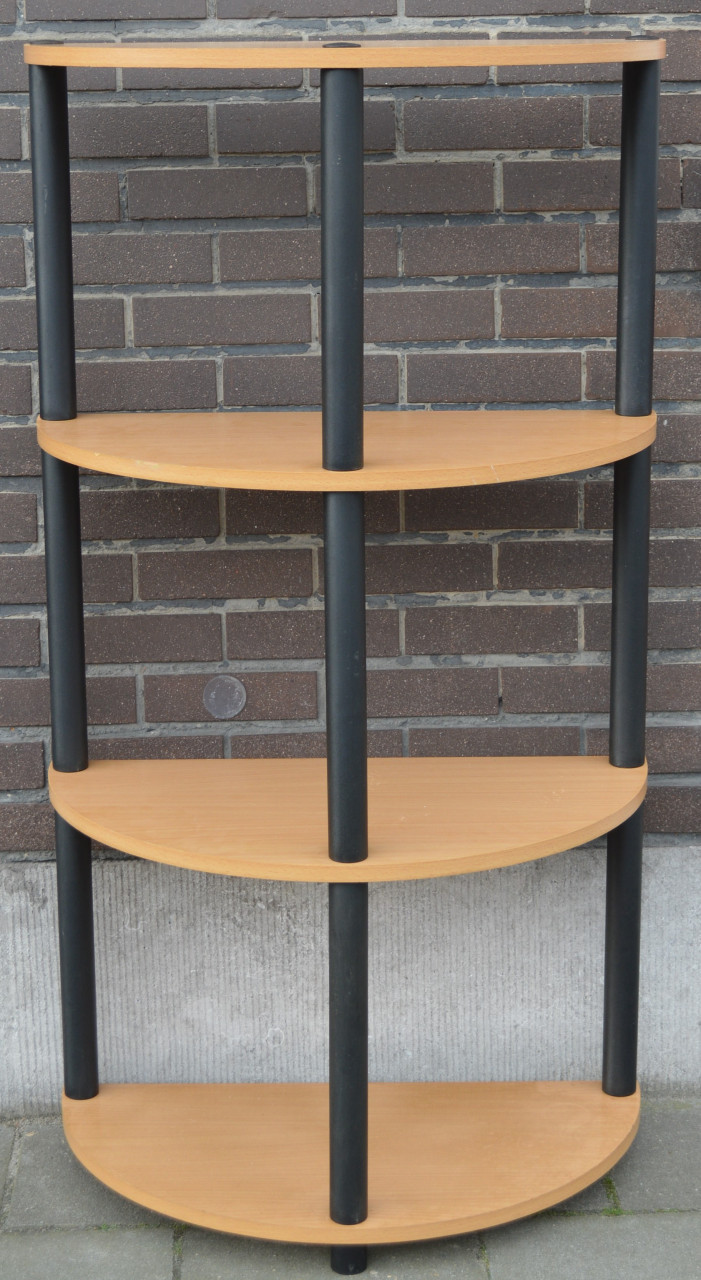 Wandrek met 4 halfronde leggers, 1.12 m hoog