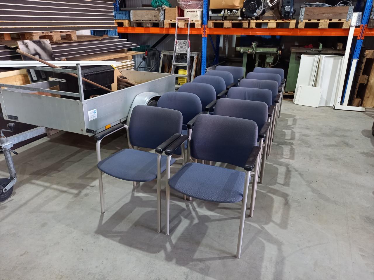 Stoelen kantinestoelen stapelstoelen