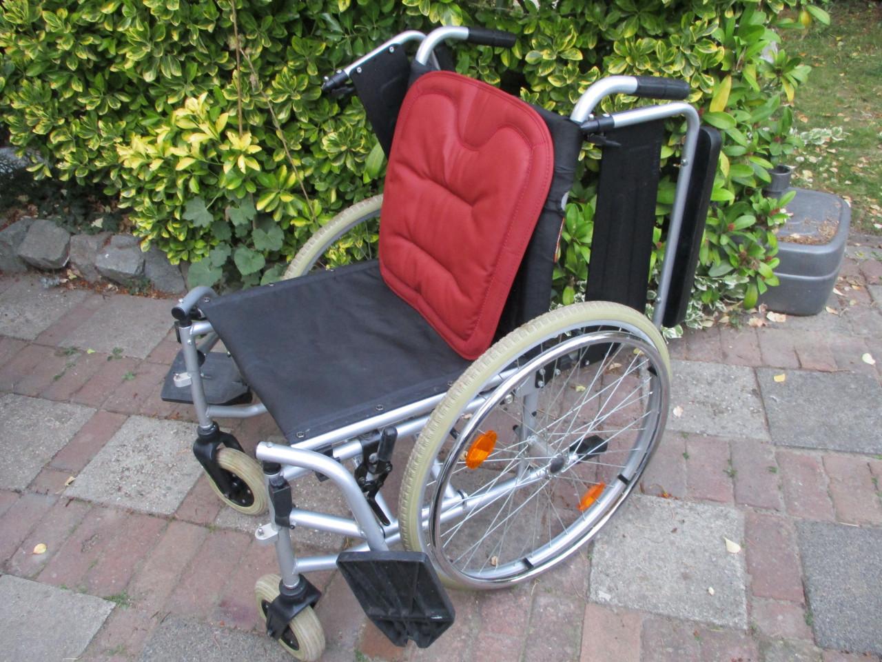 Rolstoel met kussen te koop