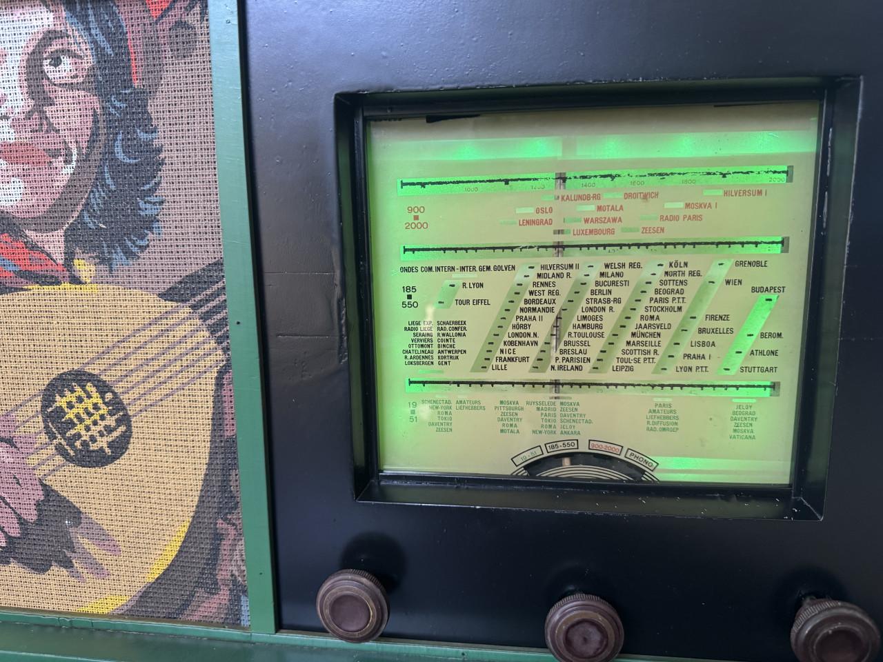 Oude radio 1940 Modern gemaakt