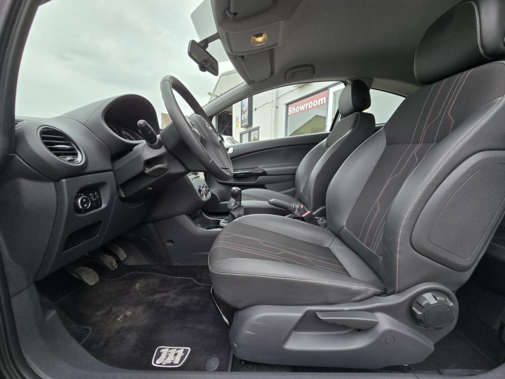 Opel Corsa 1.2-16v anniversary edition