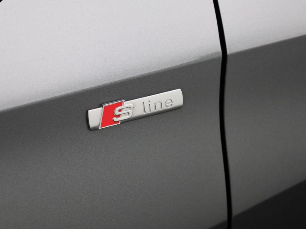 Audi A3 limousine 30 tfsi s edition | automaat | navigatie | vlak stuur | c