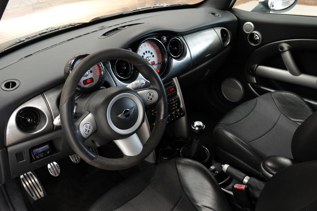 Mini Cooper mini 1.6 chili | cruise | milltek | xenon |