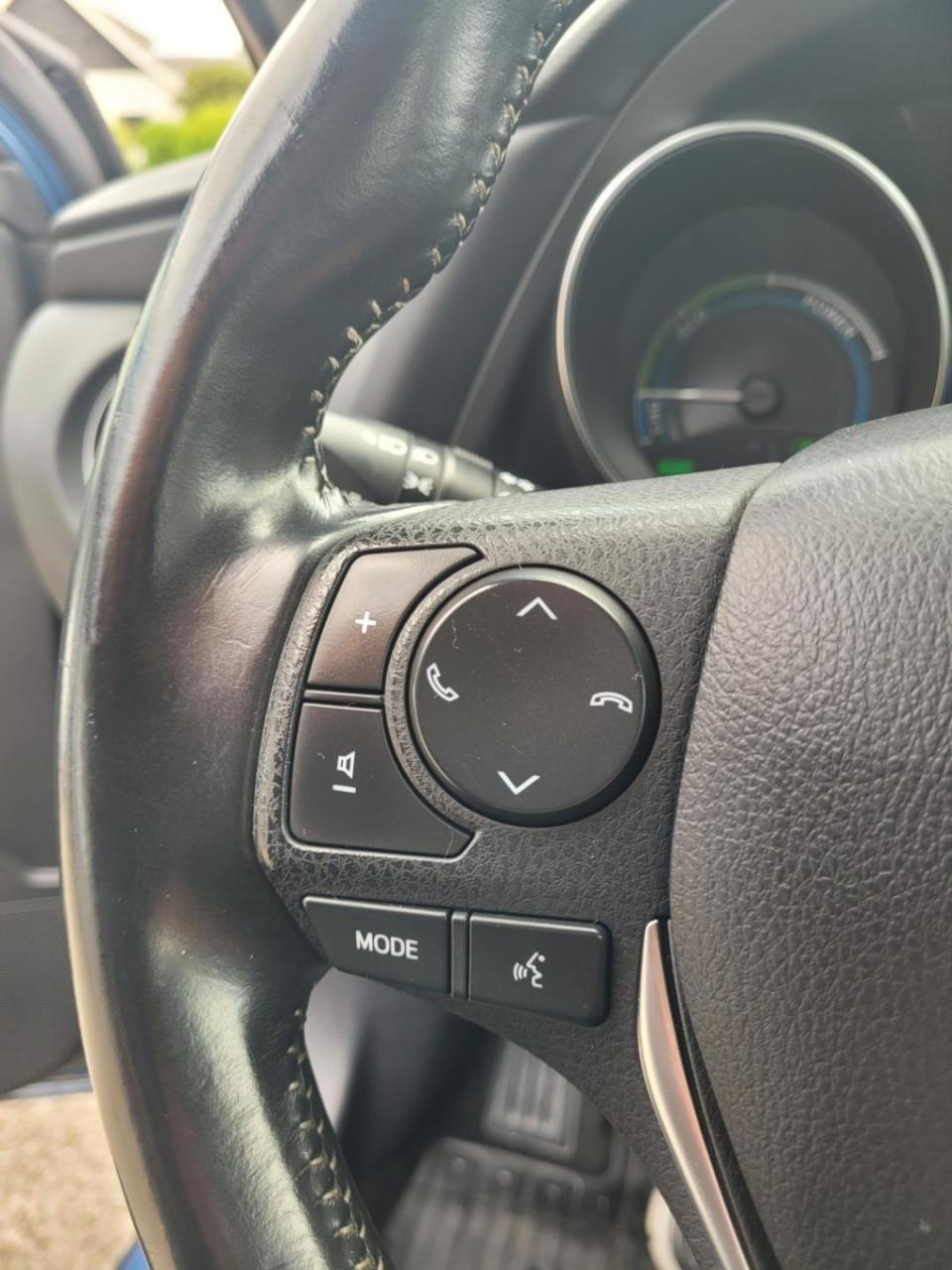 Toyota Auris 1.8 hybrid executive automaat