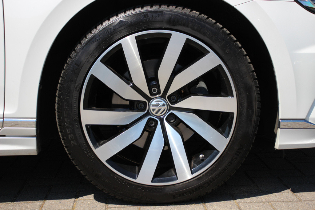 Volkswagen Passat variant 2.0 tsi 220pk highline r-line | dynauidio | acc |