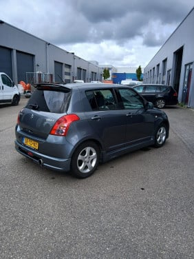 Suzuki Swift Shogun 1.3 -5 drs-2006-Airco-stuurbekr-el.ramen-apk-2400,=