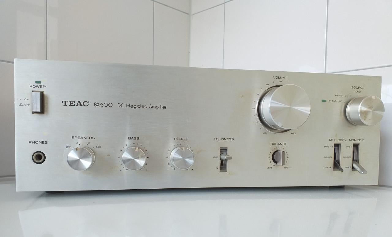 TEAC BX-300 Stereo Versterker